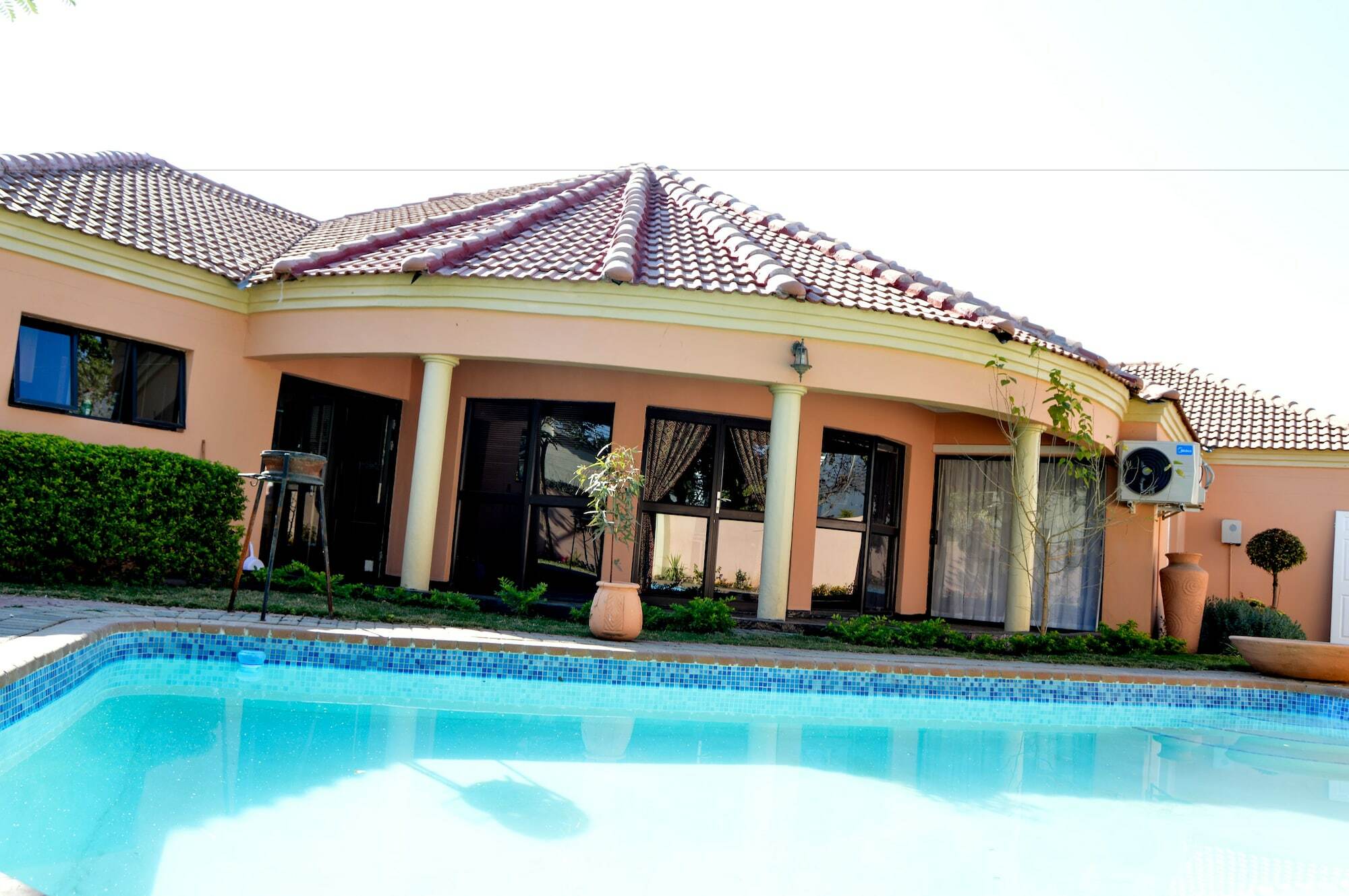 Golden Door Villa Gaborone Extérieur photo